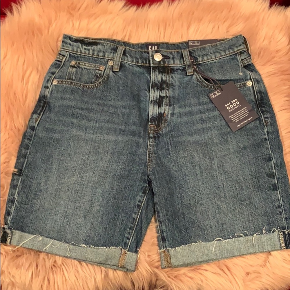 Gap high rise short